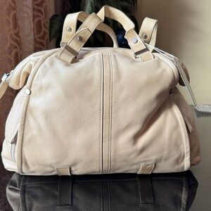 Perlina Tan Duffel Bag Perlina New York Large Leather Handbag – Cream